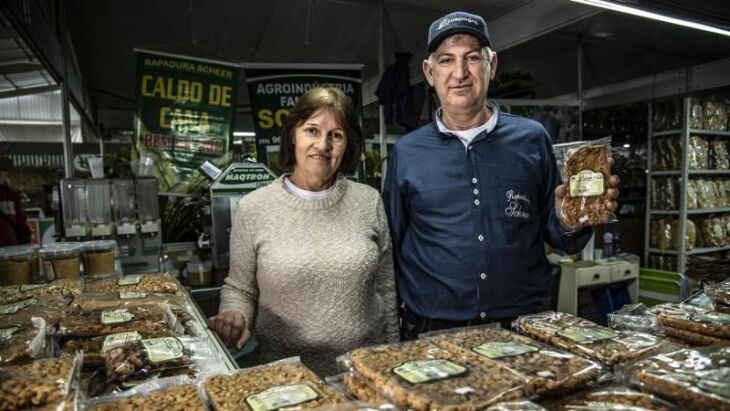 Clovis José Scheer, que tem uma agroindústria de rapaduras em Augusto Pestana, participa da feira pela sétima vez