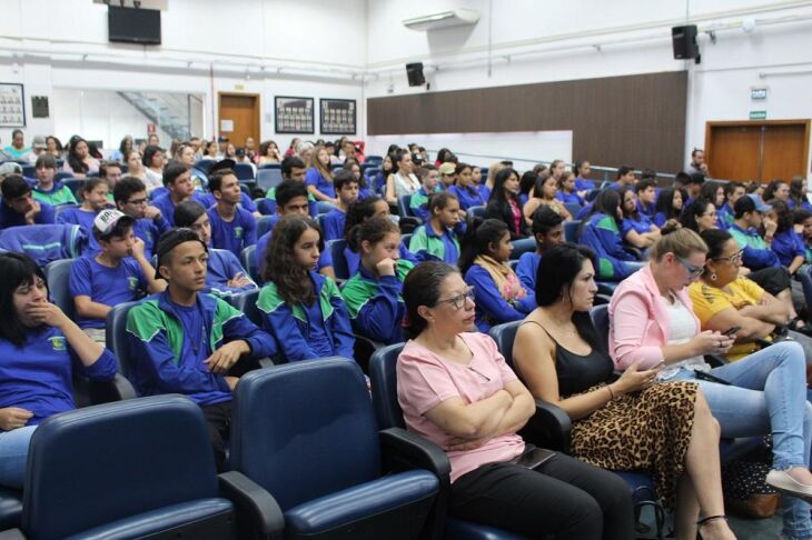 Evento reuniu aproximadamente 200 estudantes da rede pública de Passo Fundo