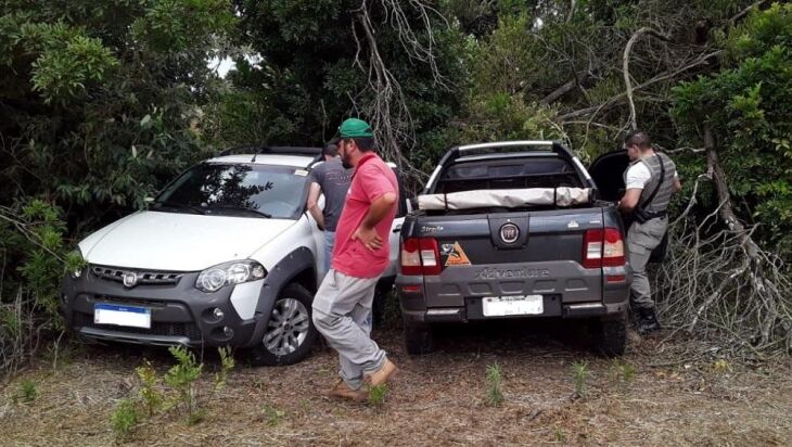 Os dois veículos foram localizados na manhã de domingo