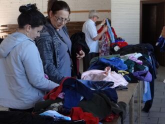 Este ano os bazares foram descentralizados da sede da Cáritas e também ocorrem em alguns bairros da cidade